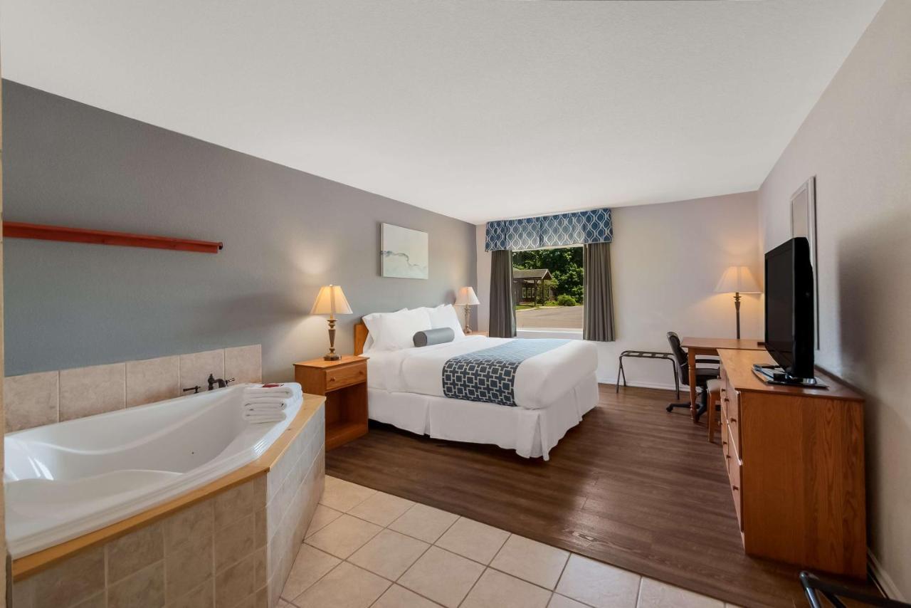 Surestay Plus Hotel By Best Western Berkeley Springs Kültér fotó